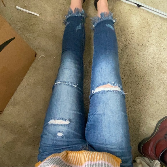 Adorable fringe jeans!! - Picture 4 of 5